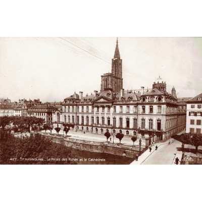 CPA - STRASBOURG - La Cathédrale & Le Palais Des Rohan - Années 1920