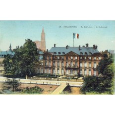 CPA - STRASBOURG - La Préfecture & La Cathédrale - Années 1920