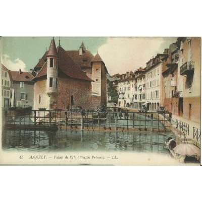 CPA: ANNECY. PALAIS de l'ILE (Vieilles Prisons). Années 1900. ANIMEE.