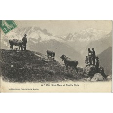 CPA: CHAMONIX .MONT-BLANC ET AIGUILLE VERTE, ANIMEE, Années 1900.