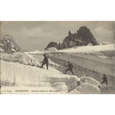 CPA: CHAMONIX, CARAVANE ALLANT AU MONT-BLANC. Années 1900.