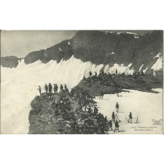 CPA: CHASSEURS ALPINS. MARCHES D'HIVER. vers 1910.