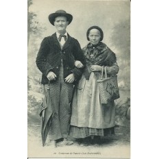 CPA: COSTUMES DE SAVOIE. (Les Entremonts). Années 1910.