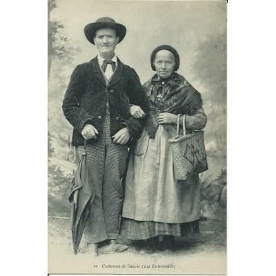 CPA: COSTUMES DE SAVOIE. (Les Entremonts). Années 1910.