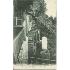 CPA: GRESY-SUR-AIX. LE MONUMENT DE LA BARONNE DE BROC. Années 1900.