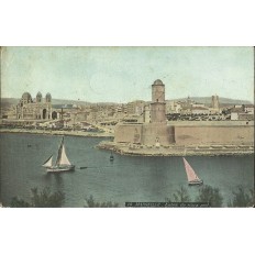 CPA: MARSEILLE, LE'ENTREE du VIEUX PORT, vers 1900.