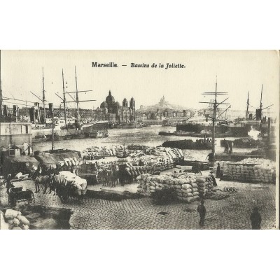 CPA: MARSEILLE, LES BASSINS DE LA JOLIETTE, DANS LES ANNEES 1900.