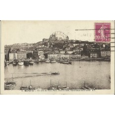 CPA: MARSEILLE, UN COIN DU VIEUX PORT ET N-D. DE LA GARDE, VERS 1920