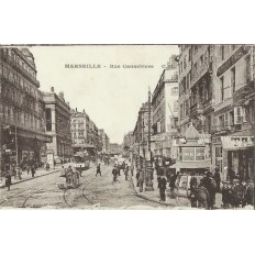 CPA: MARSEILLE, UNE VUE SUR LA RUE CANNEBIERE, ANNEES 1900.