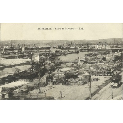 CPA: MARSEILLE, VUE DU BASSIN DE LA JOLIETTE DANS LES ANNEES 1910