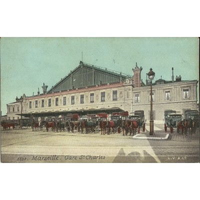 CPA: MARSEILLE,GARE SAINT-CHARLES, ANIMEE EN COULEURS, vers 1900.