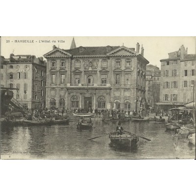 CPA: MARSEILLE,L'HOTEL DE VILLE, TRES ANIMEE, VERS 1900