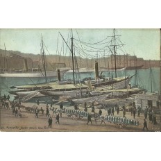 CPA: MARSEILLE,YACHTS DANS LE VIEUX PORT, ANIMEE EN COULEURS, vers 1900.