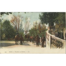 CPA: NICE, TOURISTES AU CHATEAU. Animée. Années 1900.