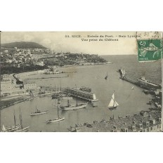 CPA: NICE.ENTREE DU PORT, Vue prise du chateau. Années 1900.