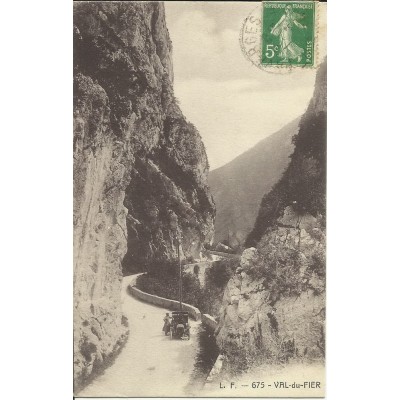 CPA: VAL-du-FIER. Années 1900.