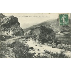 CPA: VALLOIRE. ROUTE DU GALIBIER, PONT DE LA VALLOIRETTE. Années 1900.