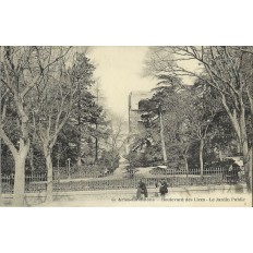 CPA: ARLES, BOULEVARD DES LICES, LE JARDIN PUBLIC, vers 1910.