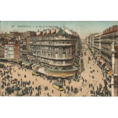 CPA: MARSEILLE, LA RUE DE LA REPUBLIQUE, ANNEES 1910/20.