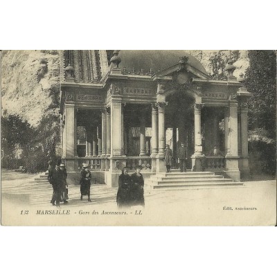 CPA: MARSEILLE, LE BAS DE LA GARE DES ASCENSEURS. ANNEES 1900.