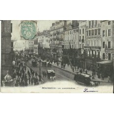 CPA: MARSEILLE, UNE VUE SUR LA CANNEBIERE. ANNEES 1900.