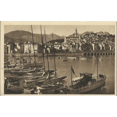 CPA: MENTON. Le Port et la Vieille Ville. Années 1930