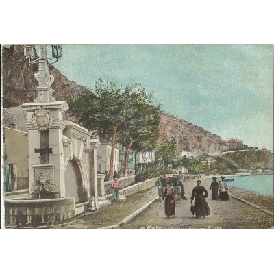 CPA: MENTON. La Fontaine et le Quai SAINT-LOUIS. Années 1920