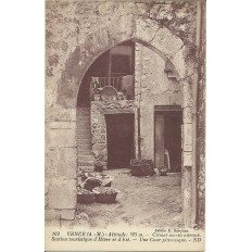 CPA: VENCE. Une Cour Pittoresque, Années 1910