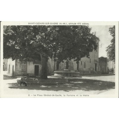 CPA: SAINT-CEZAIRE-SUR-SIAGNE, La Place Général de Gaulle, Années 1950.