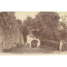 CPA - PROVINS - Fortifications - La Poterne "Faneron" - Années 1920