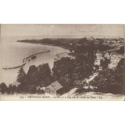 CPA: THONON-LES-BAINS. LE PORT ET LE LAC, VUS DE L'HOTEL DES BAINS. Années 1910