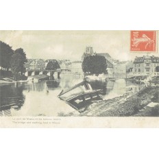 CPA - MEAUX - Le Pont & Les Bâteaux Lavoirs - Années 1910