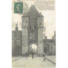 CPA - MORET SUR LOING - Porte De Samois Ou De Paris - Années 1910