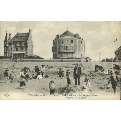 CPA: PARAME. HOTEL DUGUAY-TROUIN (Animée), en 1900