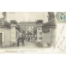 CPA - FONTAINEBLEAU - 7e Régiment De Dragons, Quartier Chataux - Années 1900