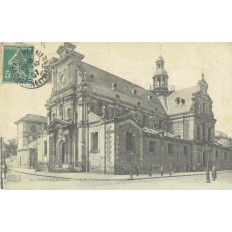 CPA - FONTAINEBLEAU - L'Eglise Saint-Louis. - Années 1900