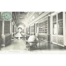 CPA - PALAIS DE FONTAINEBLEAU - La Bibliothéque - Années 1920