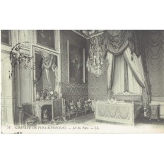 CPA - PALAIS DE FONTAINEBLEAU - Le Lit Du Pape - Années 1920