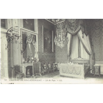 CPA - PALAIS DE FONTAINEBLEAU - Le Lit Du Pape - Années 1920