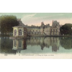 CPA - PALAIS DE FONTAINEBLEAU - Le Palais & L'Etang - Années 1920