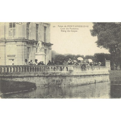 CPA - PALAIS DE FONTAINEBLEAU - Cour Des Fontaines - Années 1920