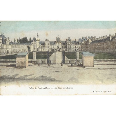 CPA - PALAIS DE FONTAINEBLEAU - Cours Des Adieux. - Années 1920