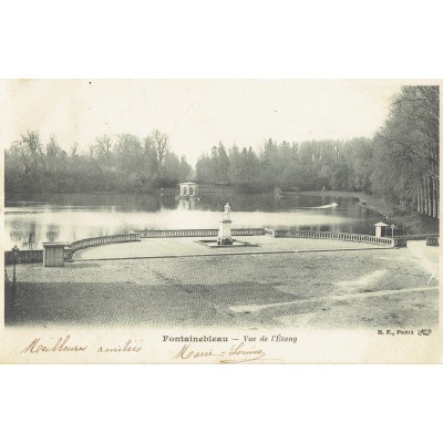 CPA - PALAIS DE FONTAINEBLEAU - Vue de L'Etang - Années 1920