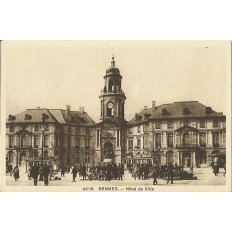 CPA: RENNES, A L'HOTEL DE VILLE , vers 1900