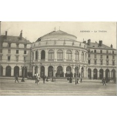 CPA: RENNES, DEVANT LE THEATRE, vers 1900