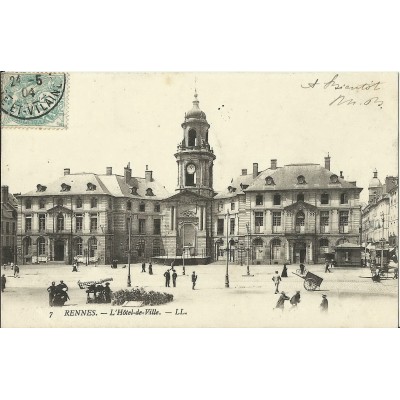 CPA: RENNES, L'HOTEL de VILLE, Animation, vers 1900