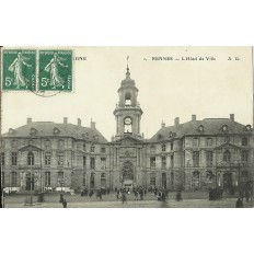 CPA: RENNES, L'HOTEL DE VILLE, Animation, (1910)