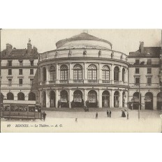 CPA: RENNES, devant le Théatre, vers 1900