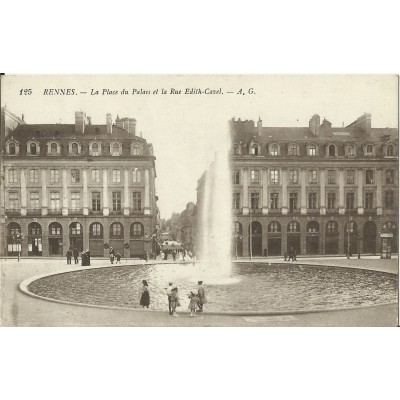 CPA: RENNES. PLACE DU PALAIS / RUE EDITH-CAVEL, Années 1910.