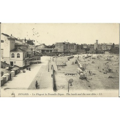 CPA: DINARD: La Plage et la nouvelle Digue, vers 1920